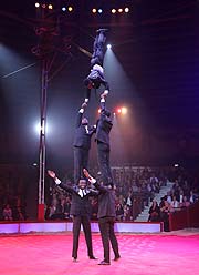 Die Black Blues Brothers in der Manege des Circus Krone (©Fito: Martin Schmitz)